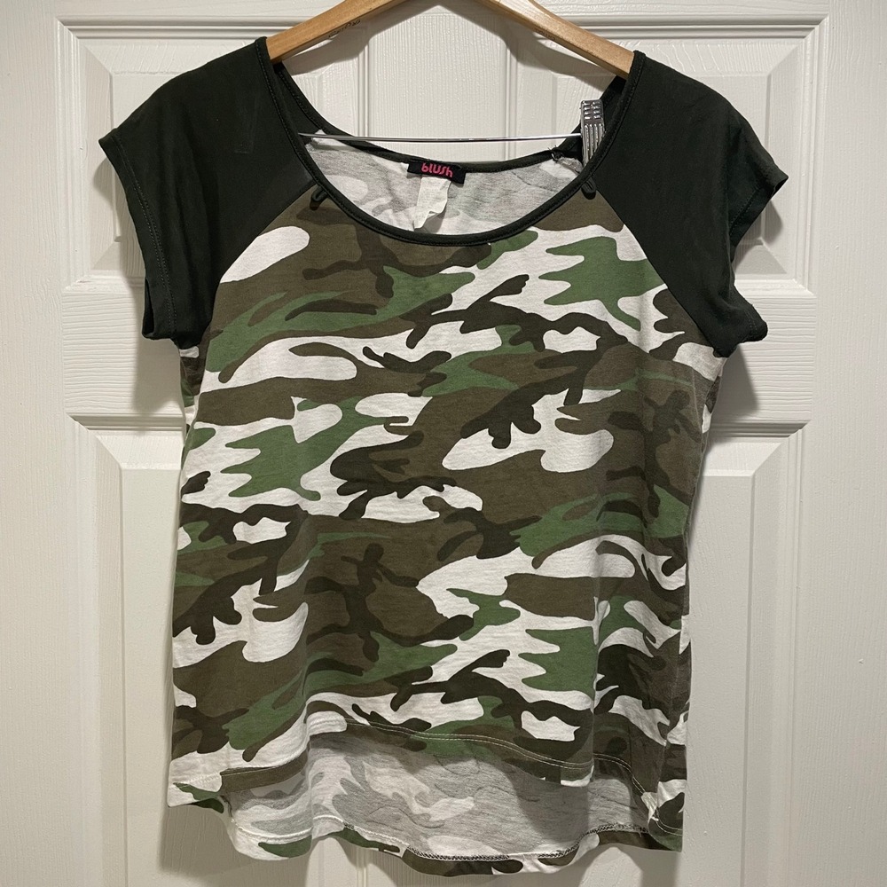 Blush Womens T Shirt Size XL Green Camo Cotton Blend Raglan Sleeve High Low Top